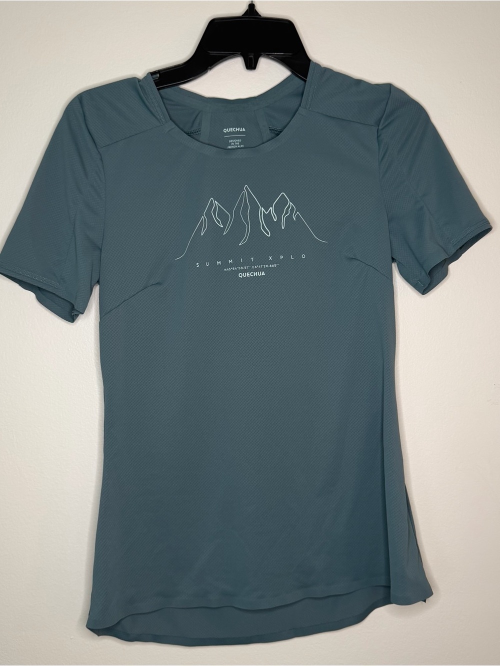 Quechua Decathlon Women's blue Mountain Graphic Active Tee XS